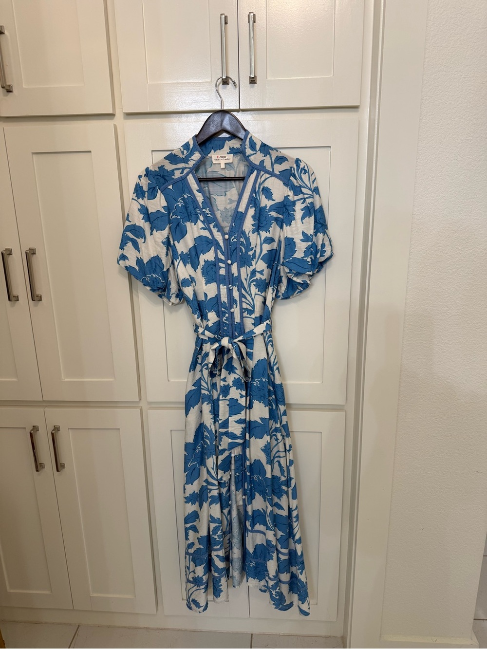 entro Blue and White Floral Tie-Waist Midi Dress